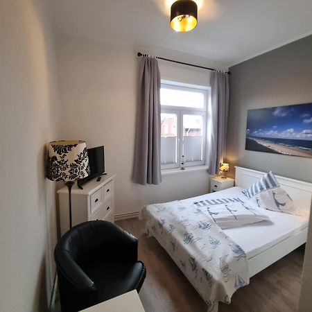 Hotel-Cafe-Lindow Wenningstedt-Braderup Εξωτερικό φωτογραφία