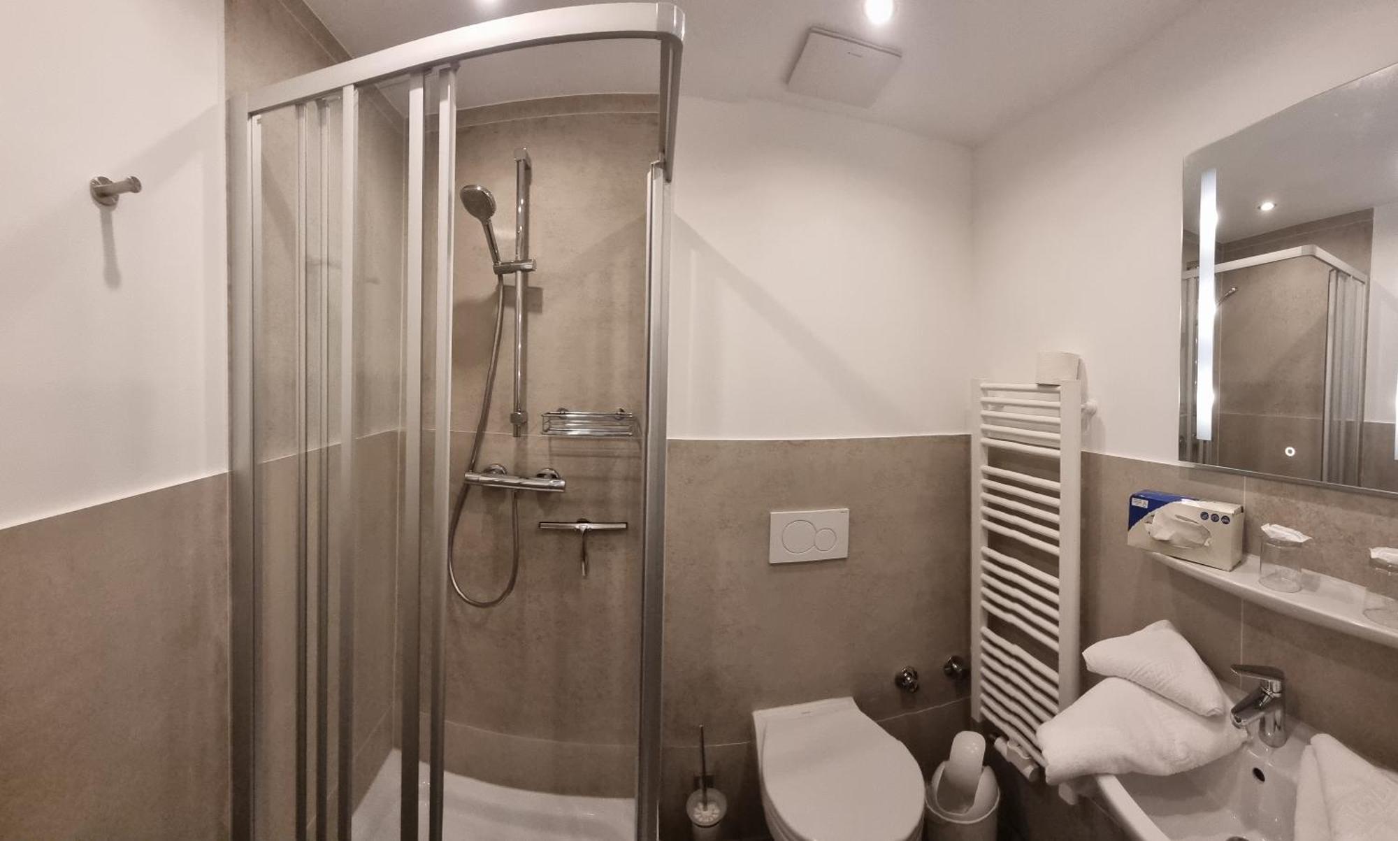 Hotel-Cafe-Lindow Wenningstedt-Braderup Εξωτερικό φωτογραφία
