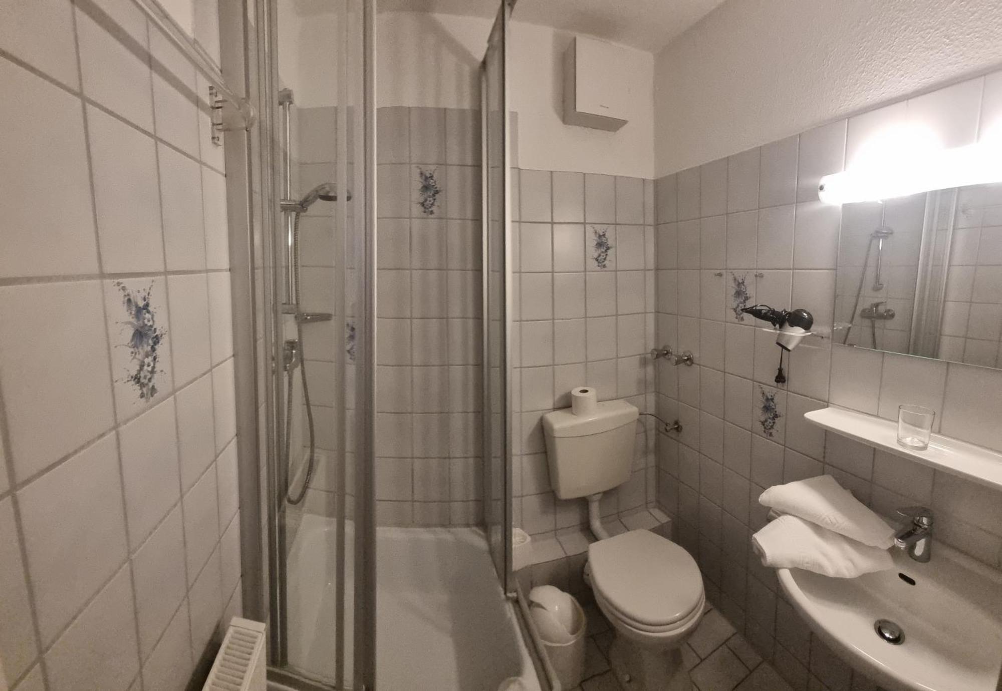 Hotel-Cafe-Lindow Wenningstedt-Braderup Εξωτερικό φωτογραφία
