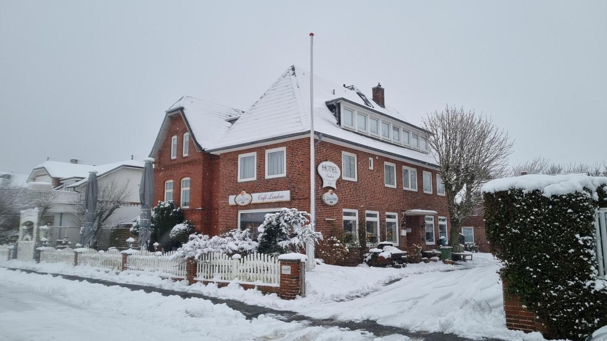 Hotel-Cafe-Lindow Wenningstedt-Braderup Εξωτερικό φωτογραφία