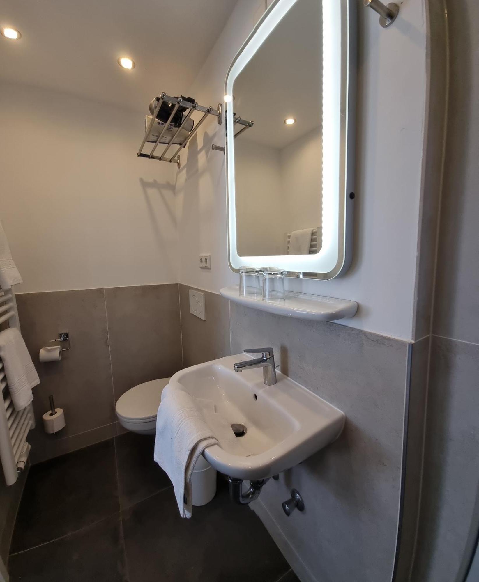 Hotel-Cafe-Lindow Wenningstedt-Braderup Εξωτερικό φωτογραφία